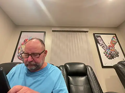 13B_MasterGunner live cam on StripChat