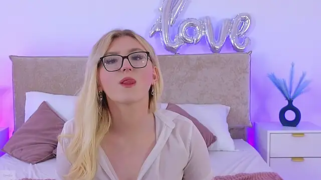 Jules_night live cam on StripChat