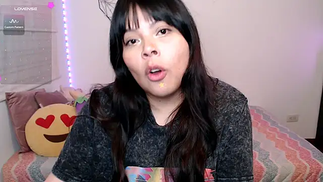 EllieMoonX webcam