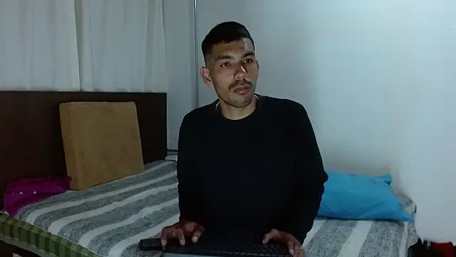 JohanyLatino webcam