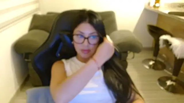 Mia_Paradis webcam
