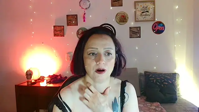 Katicalatinmilf webcam