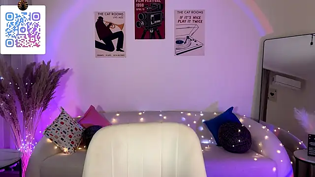 LinaMour webcam