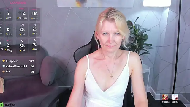 Julie_Lucas webcam