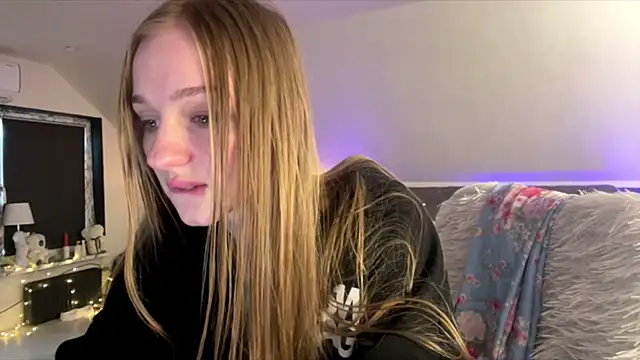 Anika_Socutehe webcam