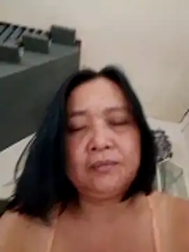 jeanyummytits webcam