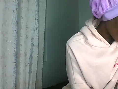 Lola_Allure webcam