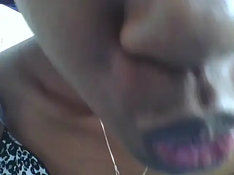 Golden_allure webcam