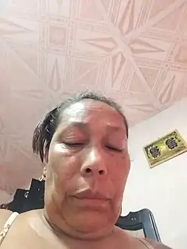 Sweet-Latina-Milf webcam
