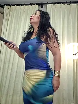 viollett_28 live cam on StripChat