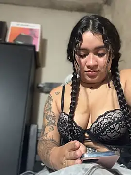 Pretty_Isadora webcam