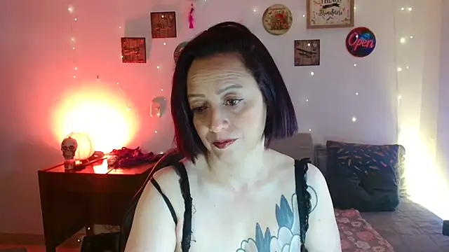 Katicalatinmilf webcam