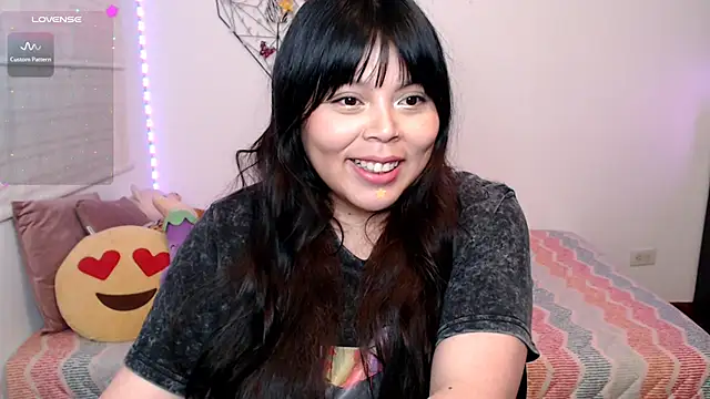 EllieMoonX webcam