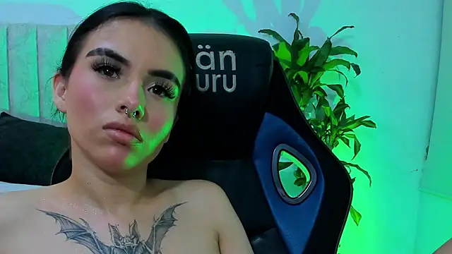 isabella_hv webcam