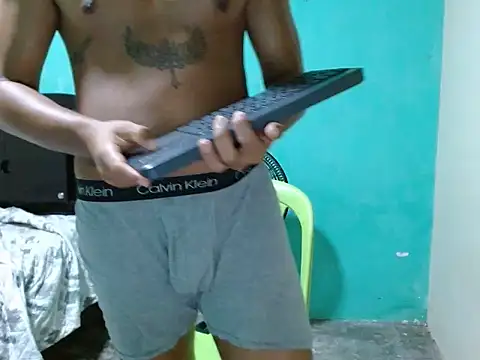 Lil_condor_baby webcam