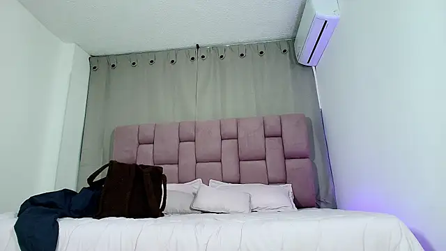 _aurora_evans_ webcam