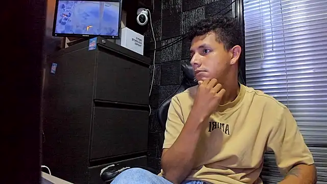 boy_bigcock24cm webcam