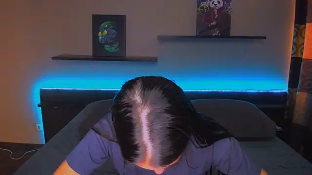 AlexaBarkley live cam on StripChat