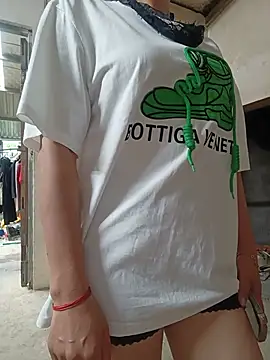 Linda-yiyi webcam