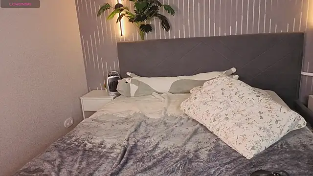 Mary_Holland webcam