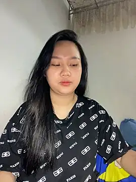 Almira6868 webcam