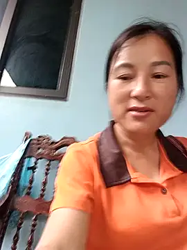 Yuzi-i live cam on StripChat