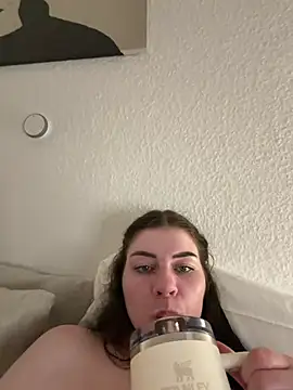 EllyNora webcam