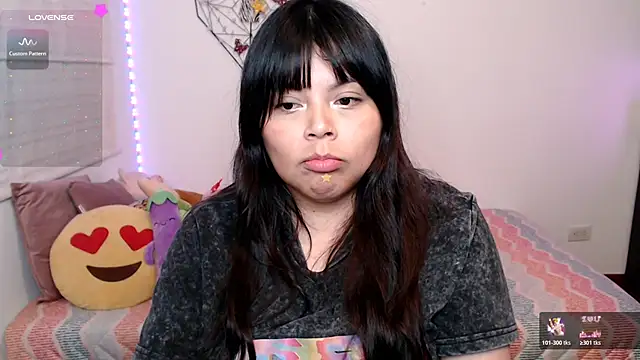 EllieMoonX webcam