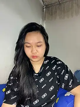 Almira6868 webcam