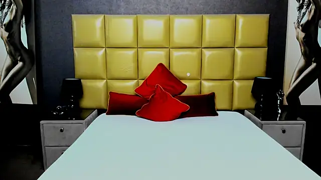 KiraLeila webcam