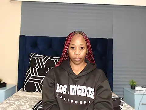 QUEENMANDYY webcam