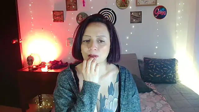 Katicalatinmilf webcam