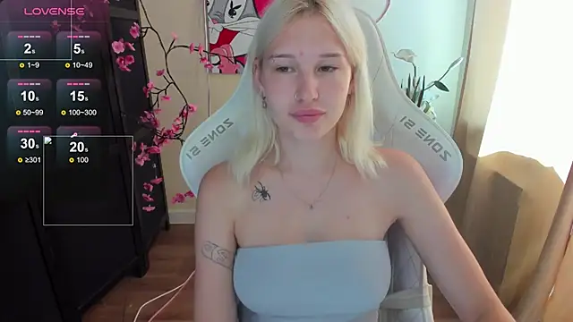 EvelinaLuu webcam