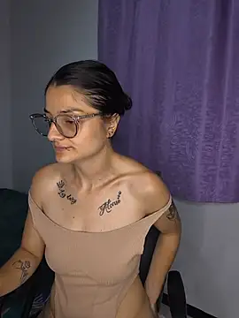 Coralinne__ webcam