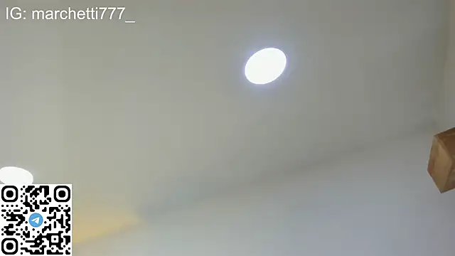mrhot_night webcam