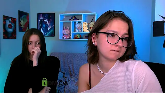 chloe_ley webcam
