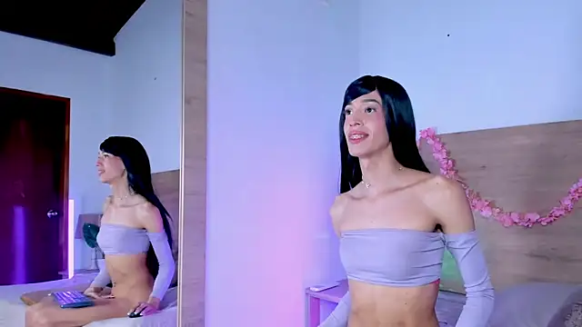 LaraRous Live Webcam on Stripchat