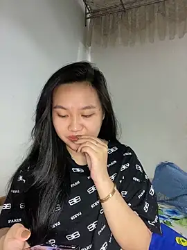 Almira6868 webcam