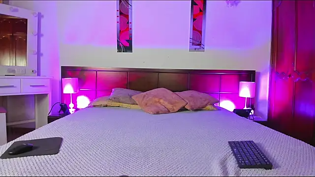 MiaMarin_hot live cam on StripChat