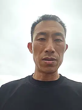 wx369369 (Ask my age) - 赚钱买先锋官