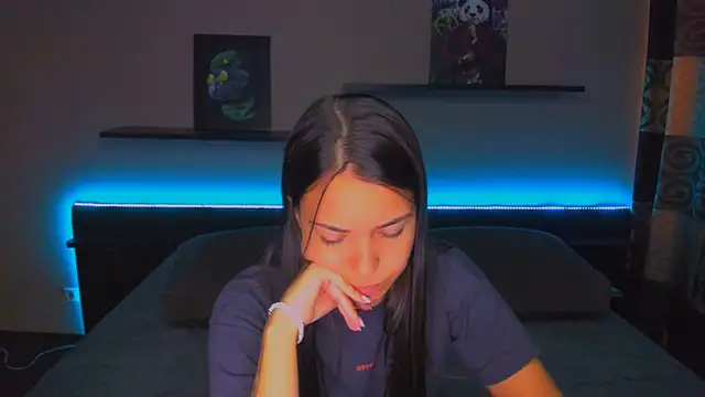 AlexaBarkley live cam on StripChat