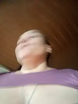 Zuleyka_69 live cam on StripChat