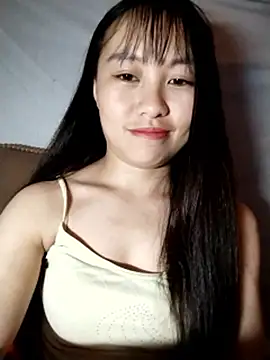 Cherry-squirtt live cam on StripChat