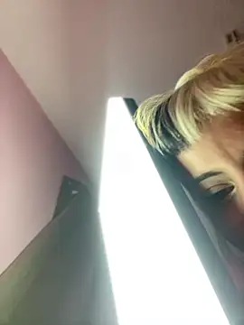 RebelKitty_ live cam on StripChat