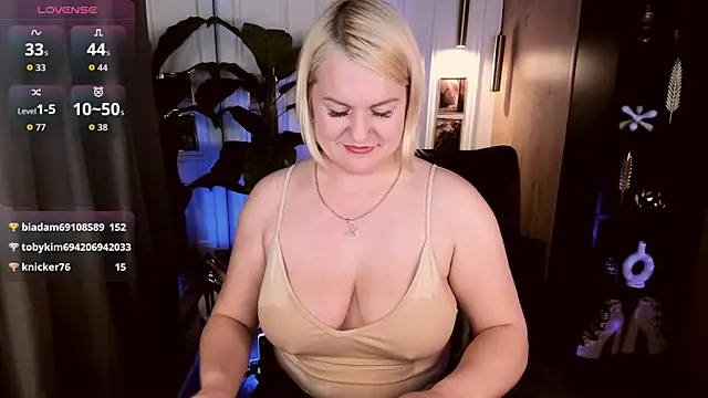 YolandaKiss webcam