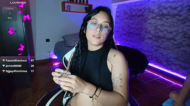 Camila_IRoose webcam