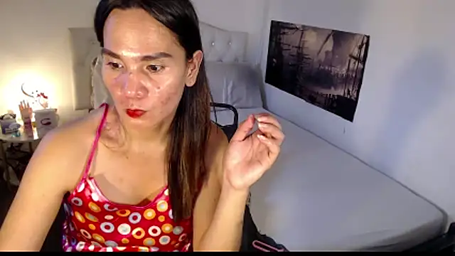 NinaDOM4CUM webcam