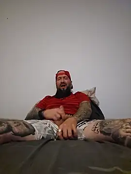 Beardedtattood webcam