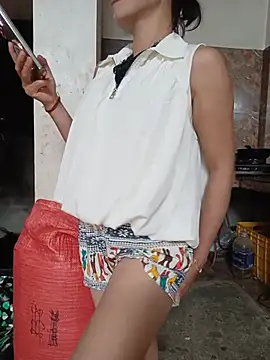 Linda-yiyi webcam