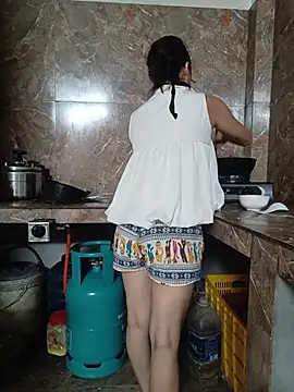 Linda-yiyi webcam